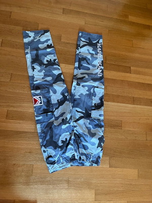 Karl Kani pants like new, blue