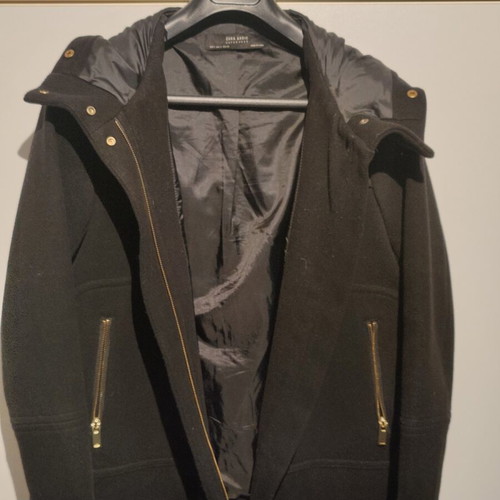 Zara short wool coat like new, black with fur hood size S