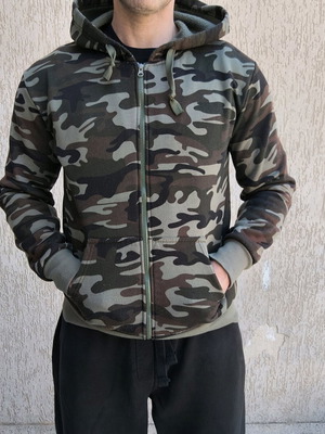 Men's Fleece Camouflage Jacket Large like new, very warm