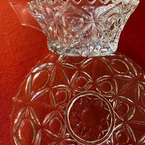 Vintage glass serving set with 6 cups and saucers like new