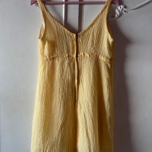 Yellow dress like new, empire waist, small-medium size