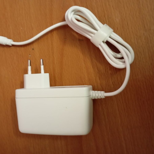 ZTE charger 12 volt 3 amp 36 watt
