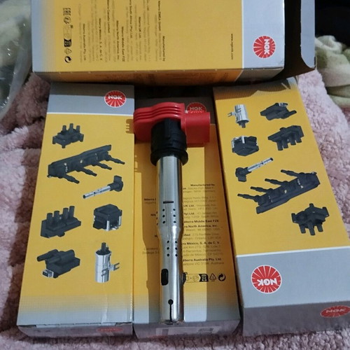 NGK R8 Red πολλαπλασιαστές και αντάπτορες και φίσες καινούργια πακέτο