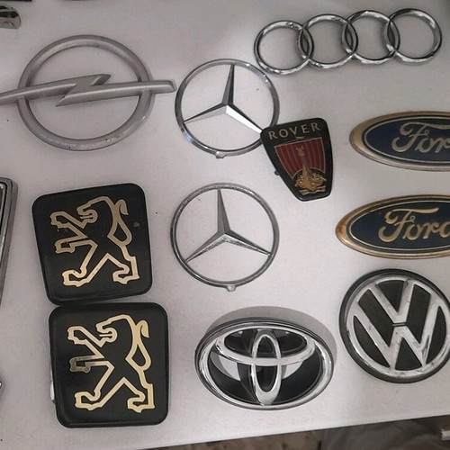 Old car badges used, pack of 15 pieces