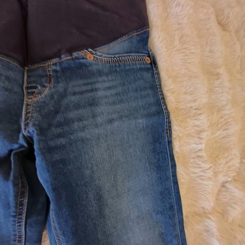 H&M maternity jeans blue like new, soft fabric