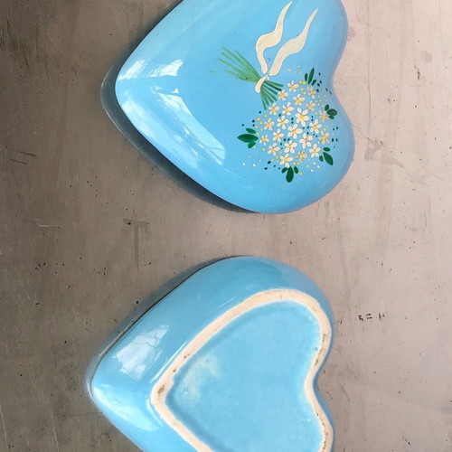 Heart-shaped porcelain jewelry box blue used