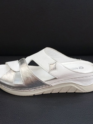 Leather platform sandals with anatomical insole, white and silver