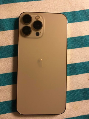 iPhone 13 Pro Max 256GB златист като нов с калъф Guess