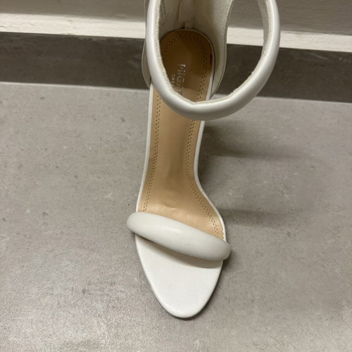Migato white sandals size 39, new