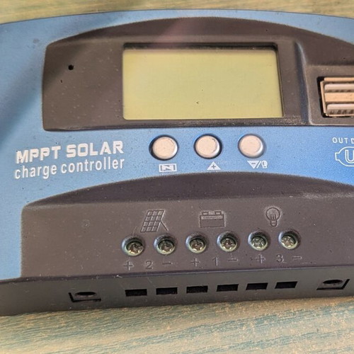 MPPT Solar Charge Controller B100 A 12/24V 100A with LCD and USB