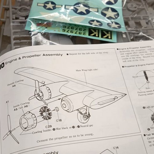 Hasegawa Boeing B-17G Flying Fortress model kit 1/72 scale, 1987 vintage