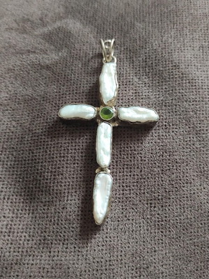 Large 925 silver cross with pearls like new