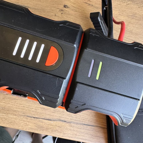 Osram BatteryJumpstart 1000A lithium jump starter like new
