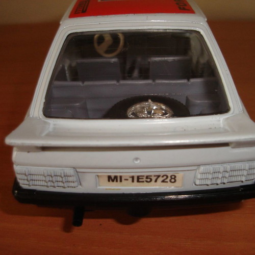 Burago Ford Escort XR3 μοντέλο 80' κλίμακα 1/24 με κουτί