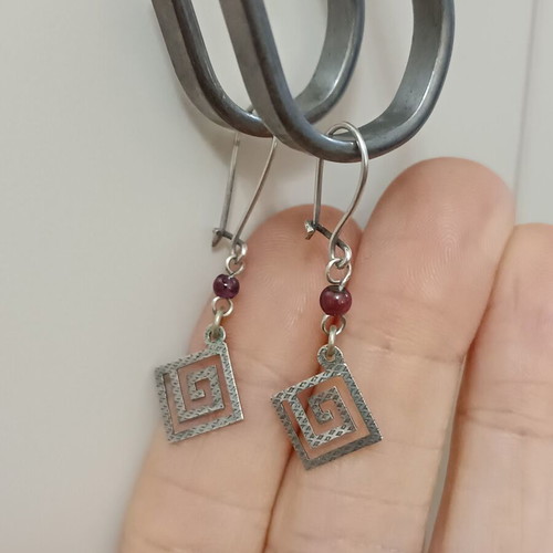 Silver 925 dangling earrings like new, lightweight