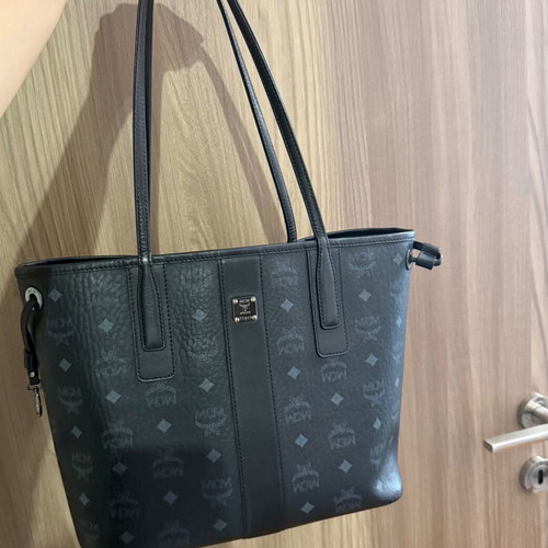 MCM shoulder bag black, like new