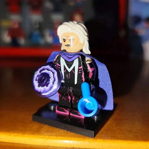 Magneto (The Big M Suit) figure like new, Marvel X-Men '97