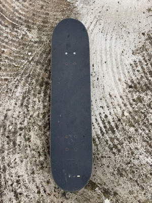 Skateboard like new, durable and stable
