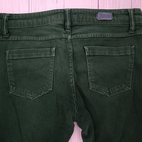Stradivarius women's green slim fit jeans used, elastic fabric