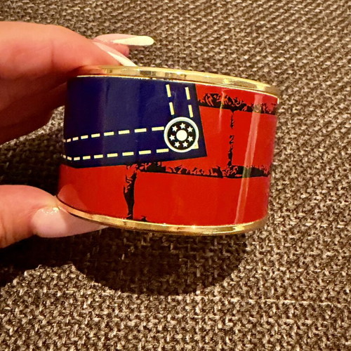 Legend Vogue bracelet like new with colorful enamel designs