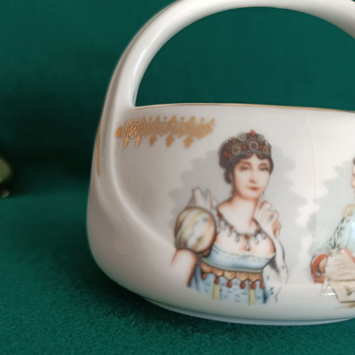 Vintage small porcelain basket like new, made in France