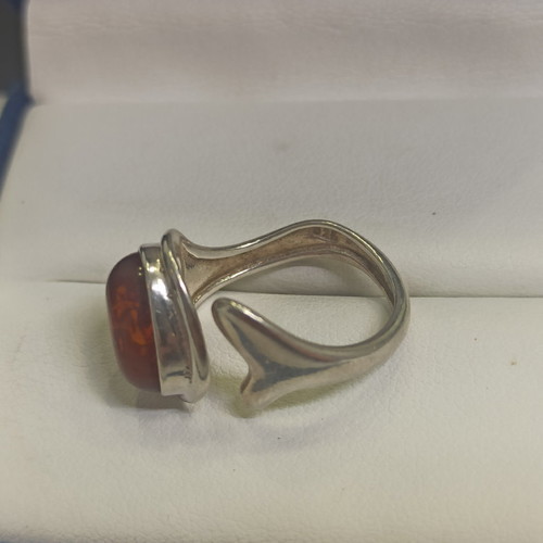 Silver 925 chevalier ring used with amber
