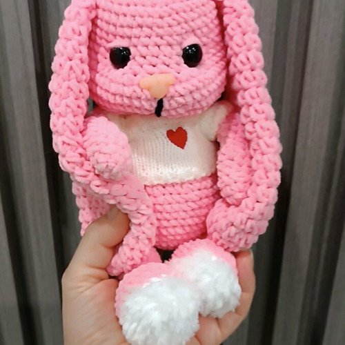 Knitted bunny new with heart blouse and safe eyes