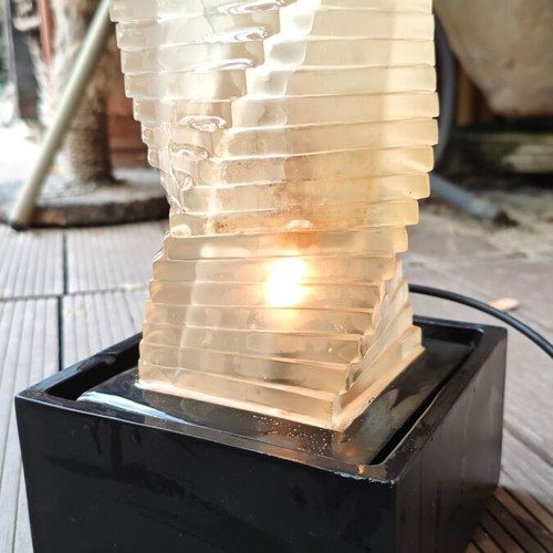 Small indoor fountain used with lighting and 3 water speeds