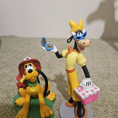 Disney Official figures Pluto and Clarabelle like new set