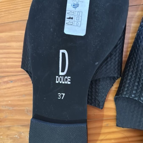 Dolce black leather sandals size 37 new