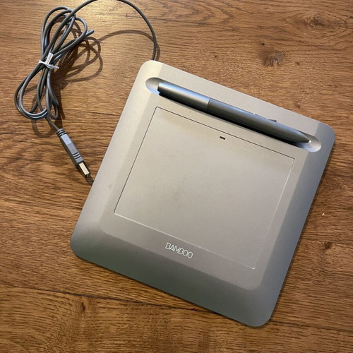 Wacom Bamboo One CTF-430 graphics tablet used, ideal for Osu!