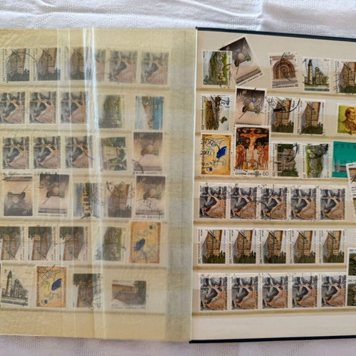 Stamp album collection like new, approx. 642 Greek sealed stamps 1980-1990
