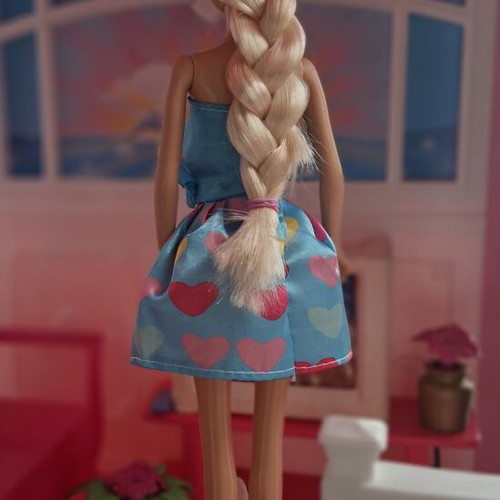 Barbie doll like new