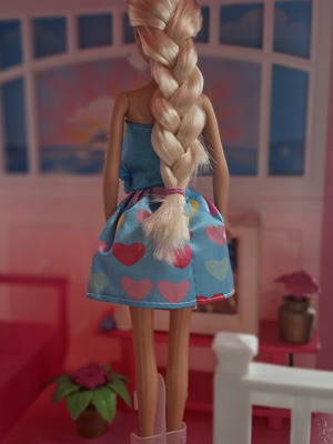 Barbie doll like new