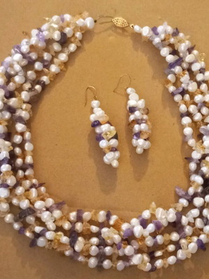 Necklace and earrings set with pearls and semi-precious stones like new