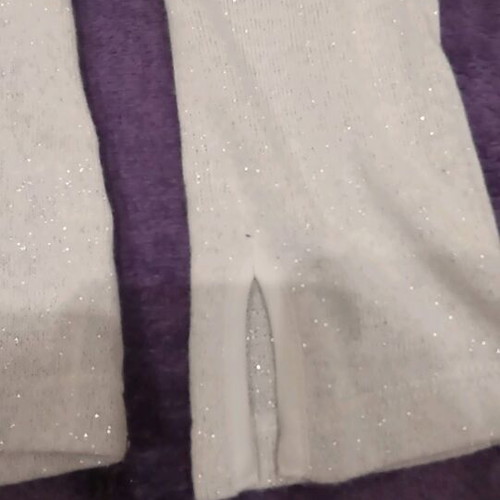 Women's top like new, long-sleeve, white with silver thread, size M Sanctuary
