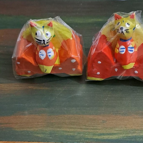 Wooden decorative cats new, set of 2 pieces