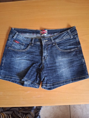 Lee Cooper shorts, size 10 UK / M-38, blue