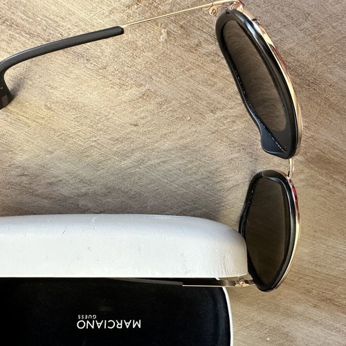 Guess sunglasses metallic gold like new