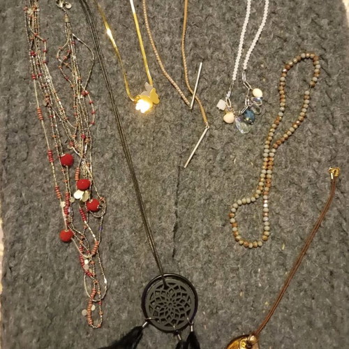 Aigner assorted necklaces used, pack of 13