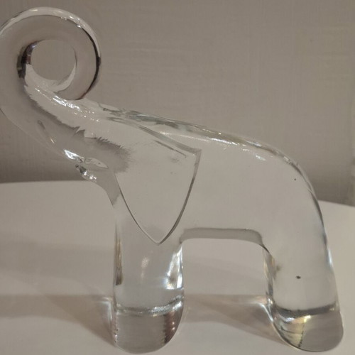 Kosta Boda glass elephant figurine paperweight like new