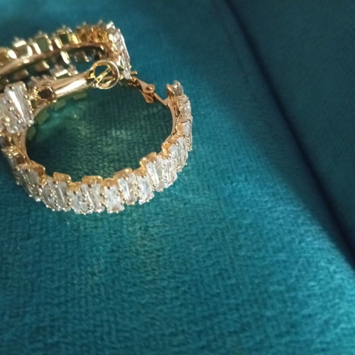Hoop earrings with rhinestones, luxurious, new, gold color, 4cm diameter