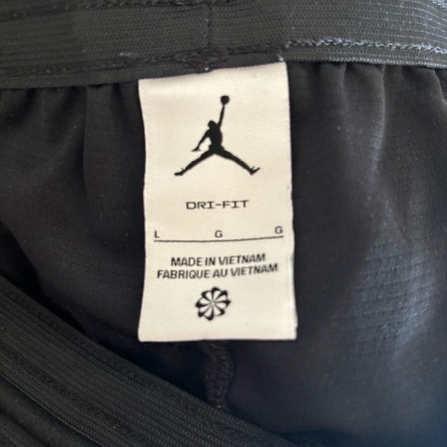 Jordan women's Diamond shorts like new, size L, black and white
