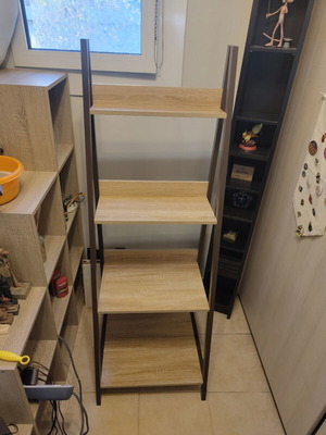 Ladder Shelf Bookcase like new, metal frame with natural wood shelves