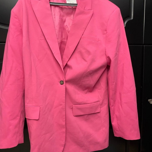 Zara pink blazer that narrows at the waist, like new