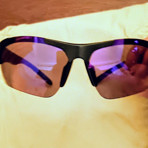 H&M Sports Sunglasses like new, black frame with purple mirror lens