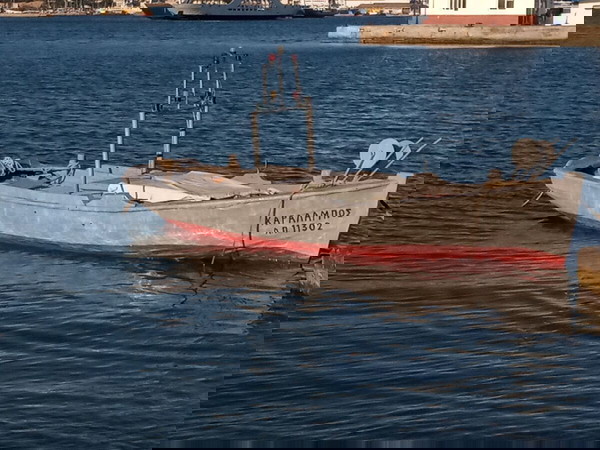 Πωλείται επαγγελματικό σκάφος παράκτιας αλιείας