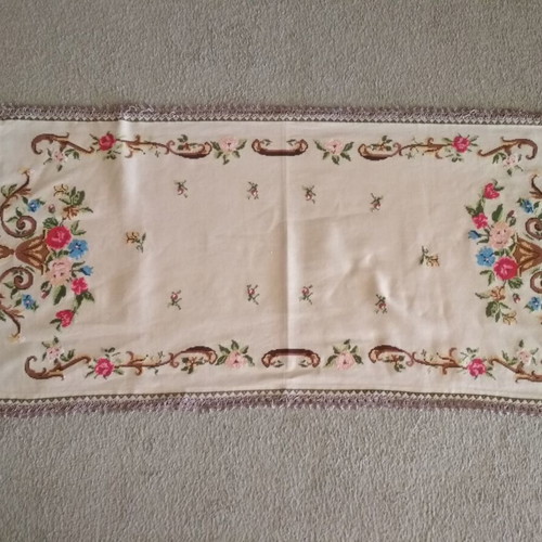 Set of 2 vintage embroidered table runners used