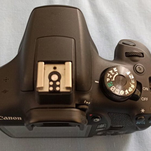 Canon EOS 2000D body like new