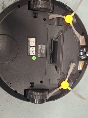 Robot Vacuum Cleaner like new, lightly used